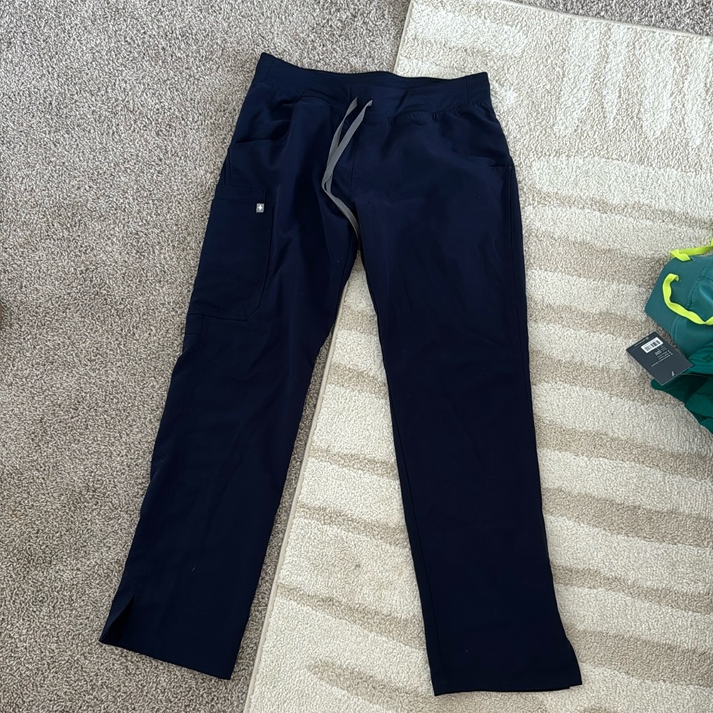 Figs Livingston basic scrub pants